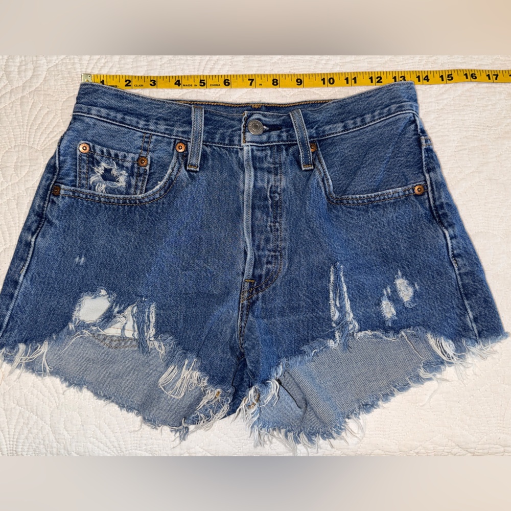 Levi’s 501 Distressed High-Waist Women’s Shorts - 25
